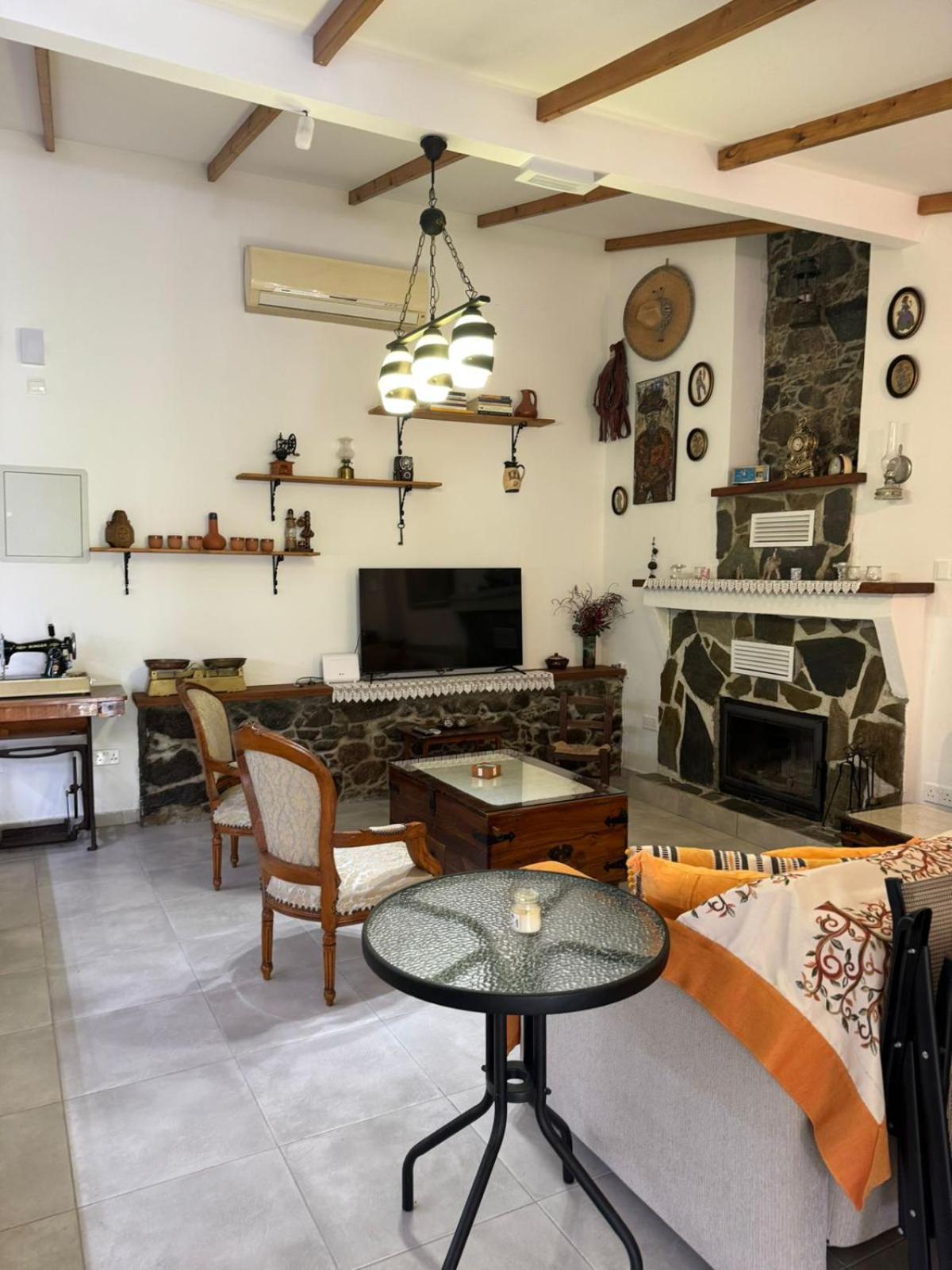 Maria's Paliomylos House Ferienhaus Limassol